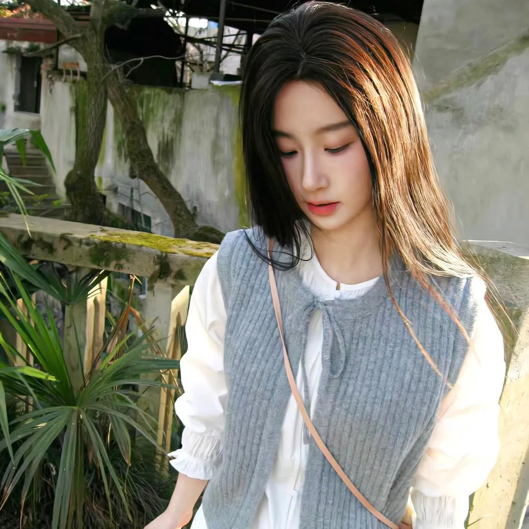 甜蜜寂寞女孩